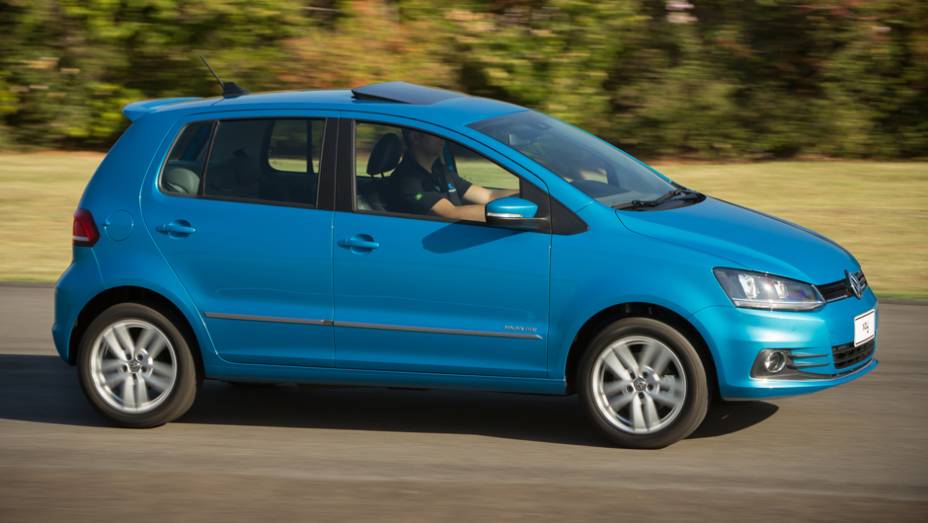Novas rodas de 16 polegadas (Tango) tamb&eacute;m chamam a aten&ccedil;&atilde;o | <a href="https://preprod.quatrorodas.abril.com.br/carros/lancamentos/volkswagen-fox-797087.shtml" rel="migration">Leia mais</a>