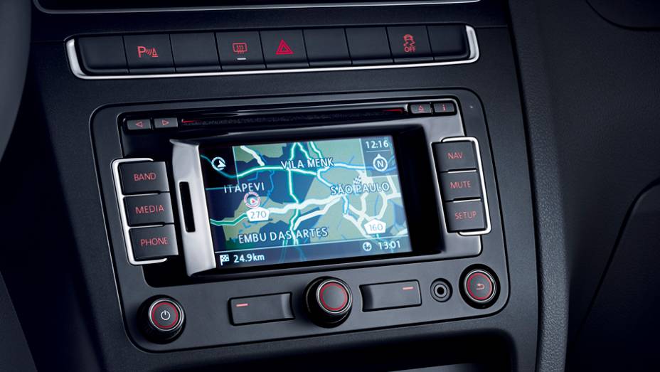 J&aacute; o sistema de &aacute;udio, ao mesmo na vers&atilde;o Highline, ganhou um navegador GPS como item opcional | <a href="https://preprod.quatrorodas.abril.com.br/carros/lancamentos/volkswagen-fox-797087.shtml" rel="migration">Leia mais</a>