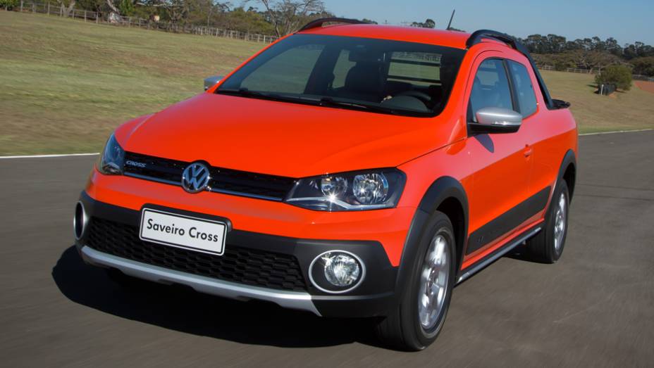 Na vers&atilde;o de topo de linha Cross, a lista de equipamentos de s&eacute;rie &eacute; bem recheada... | <a href="https://preprod.quatrorodas.abril.com.br/carros/lancamentos/volkswagen-saveiro-cabine-dupla-797088.shtml" rel="migration">Leia mais</a>