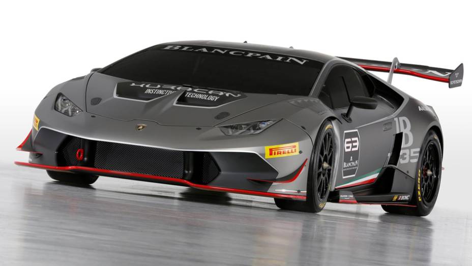 O modelo em questão, concebido para uso exclusivo em autódromos, foi desenvolvido em conjunto pela montadora italiana e pela Dallara Engineering | <a href="https://preprod.quatrorodas.abril.com.br/noticias/fabricantes/lamborghini-oficializa-huracan-super-trofeo-79" rel="migration"></a>