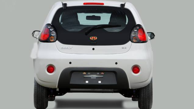 O modelo possui modestas dimensões: 3,60 metros de comprimento, 1,46m de altura e 1,63m de largura | <a href="https://preprod.quatrorodas.abril.com.br/carros/lancamentos/geely-gc2-798075.shtml" rel="migration">Leia mais</a> O modelo possui modestas dimensões: 3,60 metros de comprimento, 1,46m de altura e 1,63m de largura | <a href="https://preprod.quatrorodas.abril.com.br/carros/lancamentos/geely-gc2-798075.shtml" rel="migration">Leia mais</a>