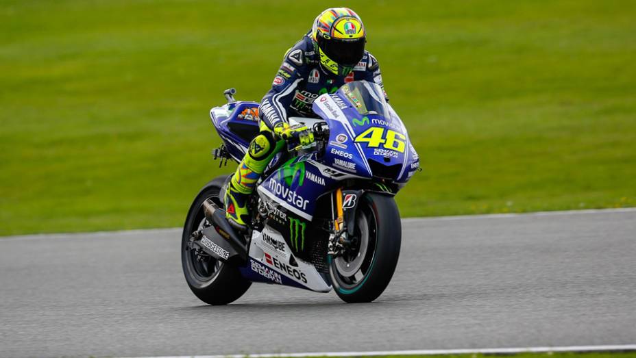 Valentino Rossi ficou num discreto 13º posto | <a href="https://preprod.quatrorodas.abril.com.br/moto/noticias/motogp-marquez-lidera-sexta-feira-silverstone-798313.shtml" rel="migration">Leia mais</a>