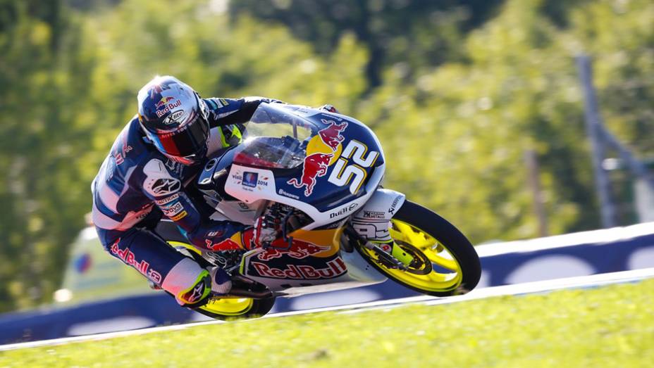 Danny Kent obteve a melhor marca na Moto3 | <a href="https://preprod.quatrorodas.abril.com.br/moto/noticias/motogp-marquez-lidera-sexta-feira-silverstone-798313.shtml" rel="migration">Leia mais</a>