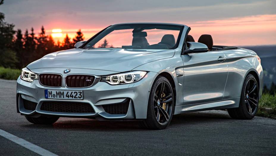 A BMW revelou o M4 Cabrio | <a href="https://preprod.quatrorodas.abril.com.br/noticias/fabricantes/bmw-m4-cabrio-lancado-798454.shtml" rel="migration">Leia mais</a>