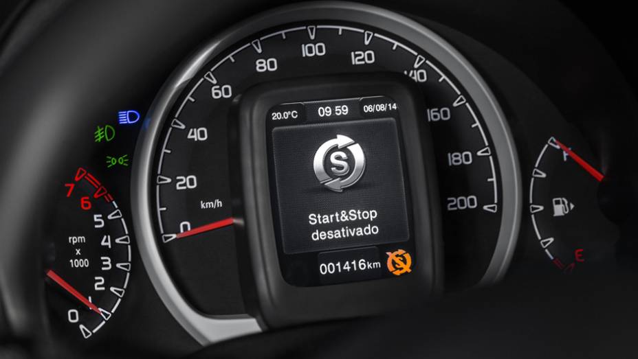 A Fiat destaca o fato de o Novo Uno 2015 ser o primeiro carro produzido no Brasil a contar com o sistema Start&Stop (item de série na nova versão Evolution) | <a href="https://preprod.quatrorodas.abril.com.br/carros/lancamentos/fiat-novo-uno-2015-798881.shtml" rel="migration">Lei</a>