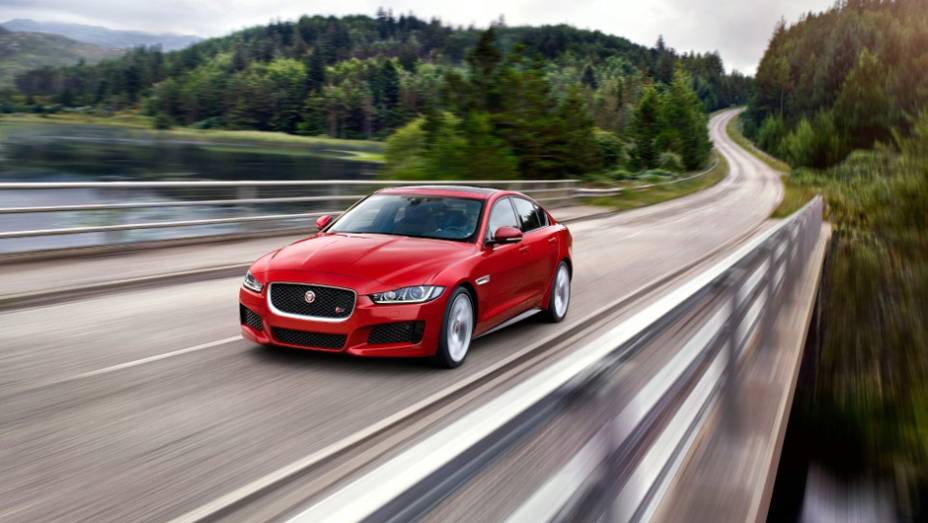 Algumas op&ccedil;&otilde;es de motoriza&ccedil;&atilde;o estar&atilde;o dispon&iacute;veis para o sed&atilde;, incluindo a de topo de linha 3.0 V6 de 340 cv | <a href="https://preprod.quatrorodas.abril.com.br/noticias/saloes/paris-2014/jaguar-lanca-oficialmente-esportivo-xe-799262.shtml" rel="migration">Leia mais</a>