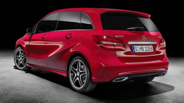 As modificações são relativamente sutis, como as ponteiras de escapamento hexagonais | <a href="https://preprod.quatrorodas.abril.com.br/noticias/saloes/paris-2014/mercedes-benz-atualiza-classe-b-799644.shtml" rel="migration">Leia mais</a> As modificações são relativamente sutis, como as ponteiras de escapamento hexagonais | <a href="https://preprod.quatrorodas.abril.com.br/noticias/saloes/paris-2014/mercedes-benz-atualiza-classe-b-799644.shtml" rel="migration">Leia mais</a>