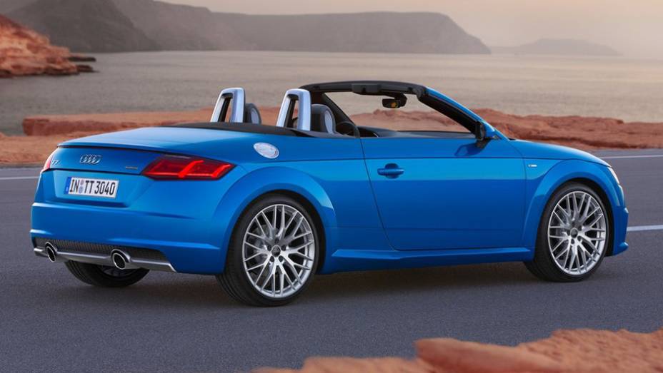 O convers&iacute;vel chega ao mercado europeu em 2015 por 37.900 euros iniciais | <a href="https://preprod.quatrorodas.abril.com.br/noticias/saloes/paris-2014/audi-exibe-tt-tts-roadster-802308.shtml" rel="migration">Leia mais</a>