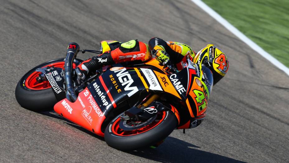 Aleix Espargaró finalizou os trabalhos em quinto | <a href="https://preprod.quatrorodas.abril.com.br/moto/noticias/motogp-dovizioso-lidera-treinos-aragon-802709.shtml" rel="migration">Leia mais</a>