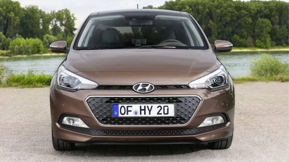 O i20 deve rivalizar com modelos com Opel Corsa e Renault Clio | <a href="https://preprod.quatrorodas.abril.com.br/noticias/saloes/paris-2014/hyundai-detalhes-i20-europeu-798794.shtml" rel="migration">Leia mais</a>