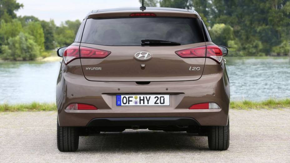 Muitos destacam semelhanças do novo i20 com o brasileiro HB20 | <a href="https://preprod.quatrorodas.abril.com.br/noticias/saloes/paris-2014/hyundai-detalhes-i20-europeu-798794.shtml" rel="migration">Leia mais</a>