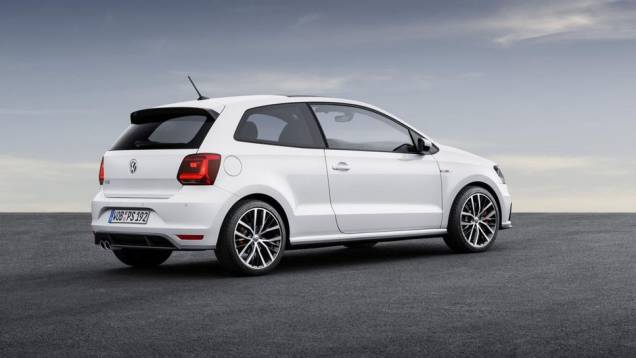 Na parte mecânica, um novo motor 1.8 de quatro cilindros é utilizado | <a href="https://preprod.quatrorodas.abril.com.br/noticias/saloes/paris-2014/polo-gti-reestilizado-ganha-mais-potencia-800463.shtml" rel="migration">Leia mais</a> Na parte mecânica, um novo motor 1.8 de quatro cilindros é utilizado | <a href="https://preprod.quatrorodas.abril.com.br/noticias/saloes/paris-2014/polo-gti-reestilizado-ganha-mais-potencia-800463.shtml" rel="migration">Leia mais</a>