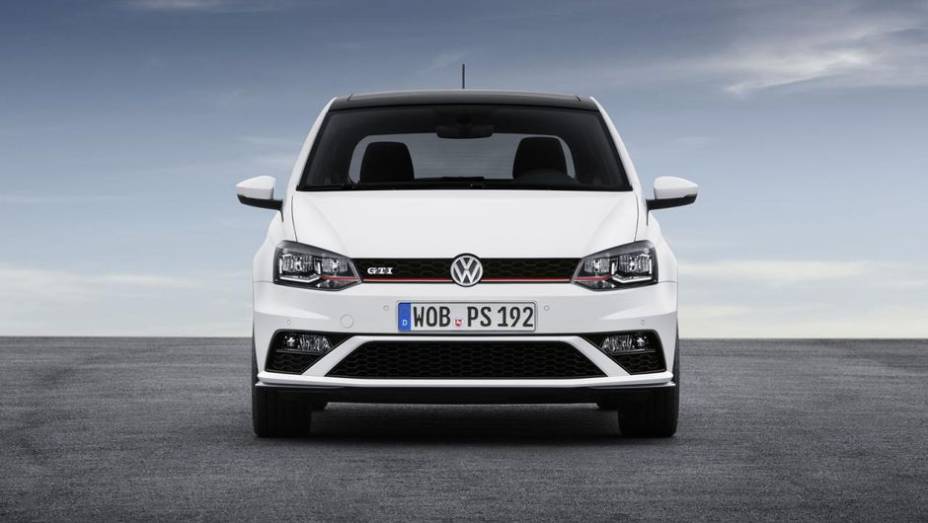 Ele desenvolve 192 cavalos de potência e 33,63 kgfm | <a href="https://preprod.quatrorodas.abril.com.br/noticias/saloes/paris-2014/polo-gti-reestilizado-ganha-mais-potencia-800463.shtml" rel="migration">Leia mais</a>
