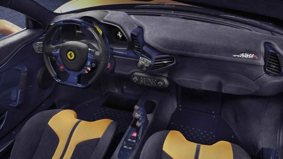 Os bancos apresentam aspecto 3D | <a href="https://preprod.quatrorodas.abril.com.br/noticias/saloes/paris-2014/ferrari-divulga-imagens-458-speciale-aperta-802402.shtml" rel="migration">Leia mais</a>