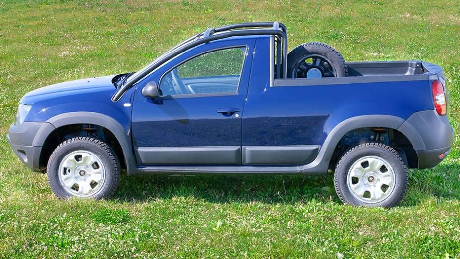 A vers&atilde;o que serve como base para a picape &eacute; aquela equipada com motor 1.5 dCi (a diesel), oferecendo 109 cavalos de pot&ecirc;ncia e dotada de tra&ccedil;&atilde;o 4x4 | <a href="https://preprod.quatrorodas.abril.com.br/noticias/fabricantes/dacia-oficializa-duster-picape-805080.shtm" rel="migration"></a>