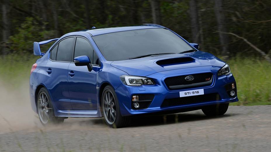 Versão de perfomance é equipada com motor Boxer Turbo 2.5 de 305 cv | <a href="https://preprod.quatrorodas.abril.com.br/noticias/fabricantes/subaru-apresenta-wrx-salao-automovel-806204.shtml" rel="migration">Leia mais</a>