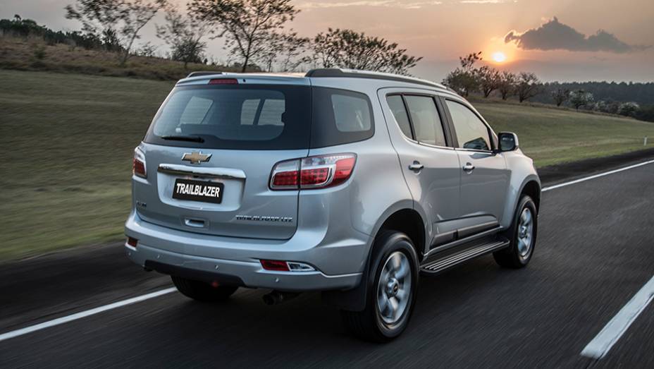 Suspens&atilde;o dianteira foi recalibrada para garantir mais estabilidade | <a href="https://preprod.quatrorodas.abril.com.br/noticias/fabricantes/gm-revela-novo-trailblazer-806837.shtml" rel="migration">Leia mais</a>