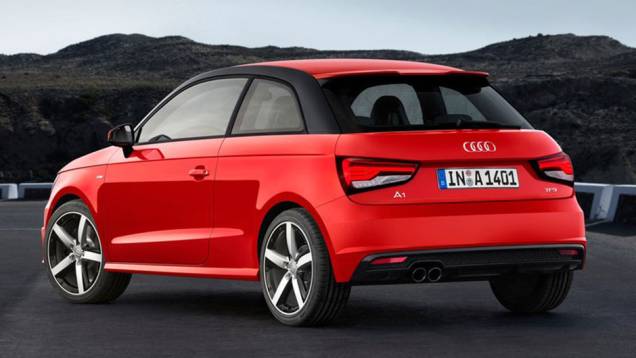 As lanternas e o para-choque também são novos | <a href="https://preprod.quatrorodas.abril.com.br/noticias/fabricantes/audi-revela-facelift-a1-2015-813957.shtml" target="_blank" rel="migration">Leia mais</a> As lanternas e o para-choque também são novos | <a href="https://preprod.quatrorodas.abril.com.br/noticias/fabricantes/audi-revela-facelift-a1-2015-813957.shtml" target="_blank" rel="migration">Leia mais</a>