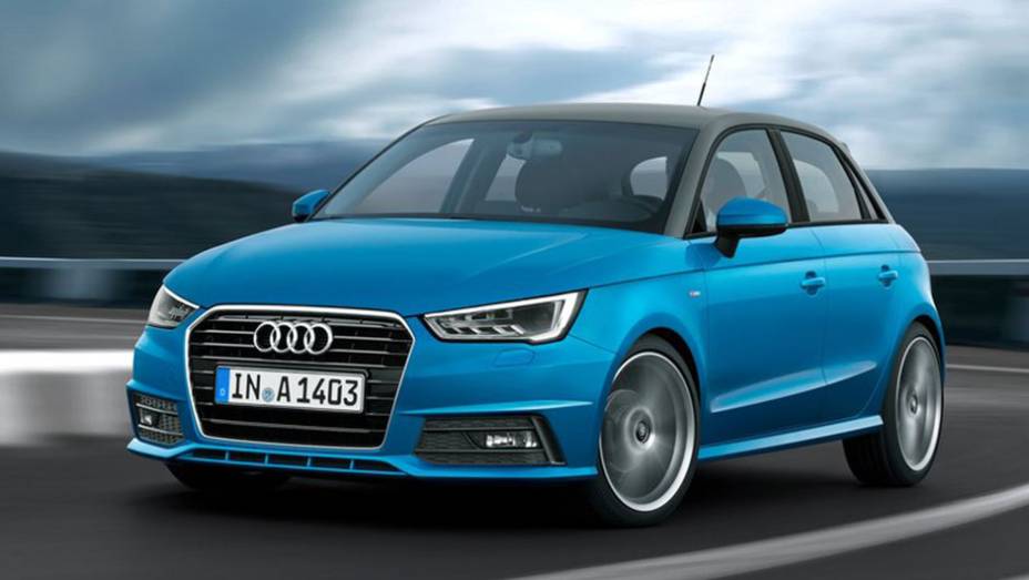 Versão Sportback de quatro portas também passou por mudanças | <a href="https://preprod.quatrorodas.abril.com.br/noticias/fabricantes/audi-revela-facelift-a1-2015-813957.shtml" target="_blank" rel="migration">Leia mais</a>