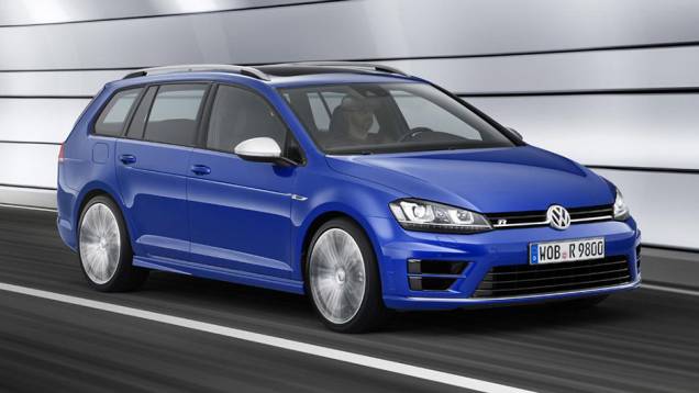 A Volkswagen lança no Salão de Los Angeles, nos Estados Unidos, a versão perua de um dos seus modelos de maior sucesso: o Golf R | <a href="https://preprod.quatrorodas.abril.com.br/noticias/saloes/losangeles-2014/volkswagen-lanca-golf-r-variant-salao-los-angeles-81" rel="migration"></a> A Volkswagen lança no Salão de Los Angeles, nos Estados Unidos, a versão perua de um dos seus modelos de maior sucesso: o Golf R | <a href="https://preprod.quatrorodas.abril.com.br/noticias/saloes/losangeles-2014/volkswagen-lanca-golf-r-variant-salao-los-angeles-81" rel="migration"></a>