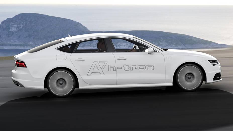 Paralelamente a esse sistema, funcionam dois pares de motores el&eacute;tricos, um atrelado ao eixo dianteiro e outro ao traseiro, com a&ccedil;&atilde;o independente | <a href="https://preprod.quatrorodas.abril.com.br/noticias/saloes/losangeles-2014/audi-oficializa-a7-h-tron-quattro-c" rel="migration"></a>