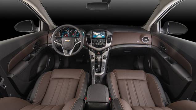 Também está disponível uma nova opção de transmissão automática de seis marchas, mais econômica e ágil | <a href="https://preprod.quatrorodas.abril.com.br/noticias/fabricantes/chevrolet-cruze-2015-lancado-817777.shtml" rel="migration">Leia mais</a> Também está disponível uma nova opção de transmissão automática de seis marchas, mais econômica e ágil | <a href="https://preprod.quatrorodas.abril.com.br/noticias/fabricantes/chevrolet-cruze-2015-lancado-817777.shtml" rel="migration">Leia mais</a>