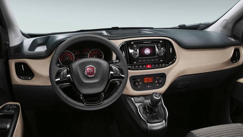 De acordo com a Fiat, a quarta geração do modelo já está disponível para encomendas em 29 países da Europa, Oriente Médio e Ásia | <a href="https://preprod.quatrorodas.abril.com.br/noticias/fabricantes/fiat-divulga-doblo-2015-820131.shtml" rel="migration">Leia mais</a>