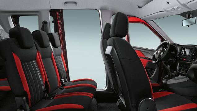 A capacidade de carga é de 790l, podendo chegar a 3.200 e 4.000l, com os bancos rebatidos | <a href="https://preprod.quatrorodas.abril.com.br/noticias/fabricantes/fiat-divulga-doblo-2015-820131.shtml" rel="migration">Leia mais</a> A capacidade de carga é de 790l, podendo chegar a 3.200 e 4.000l, com os bancos rebatidos | <a href="https://preprod.quatrorodas.abril.com.br/noticias/fabricantes/fiat-divulga-doblo-2015-820131.shtml" rel="migration">Leia mais</a>