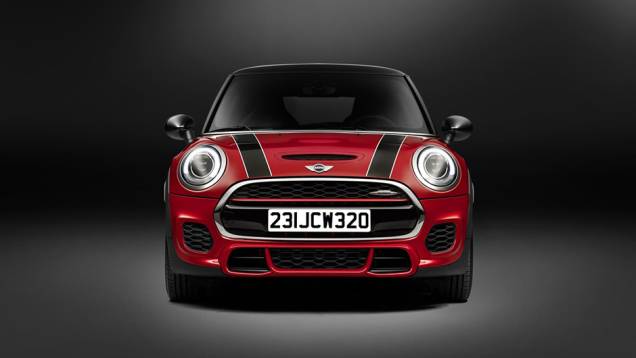 O novo MINI JCW conta com motor turbo a gasolina 2.0 de 238 cv e 32,63 mkgf de torque | <a href="https://preprod.quatrorodas.abril.com.br/noticias/saloes/detroit-2015/vazam-imagens-novo-mini-john-cooper-works-820017.shtml" rel="migration">Leia mais</a> O novo MINI JCW conta com motor turbo a gasolina 2.0 de 238 cv e 32,63 mkgf de torque | <a href="https://preprod.quatrorodas.abril.com.br/noticias/saloes/detroit-2015/vazam-imagens-novo-mini-john-cooper-works-820017.shtml" rel="migration">Leia mais</a>