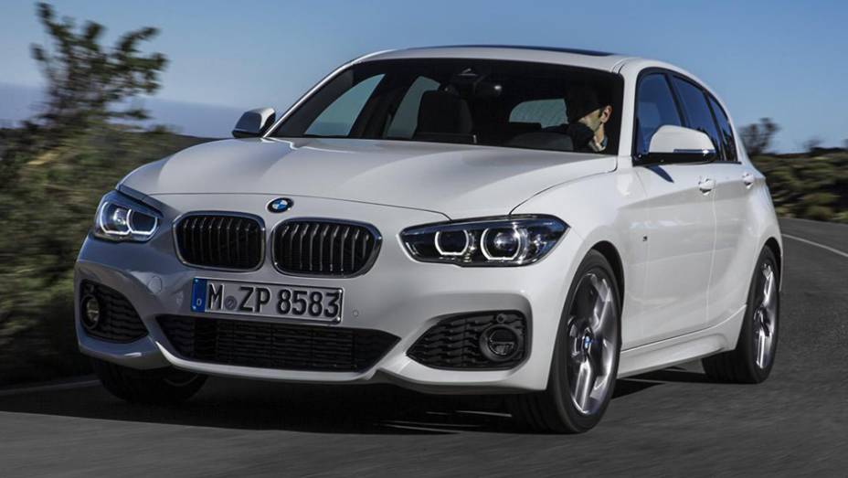 Demorou, mas chegou: eis o facelift do BMW Série 1 | <a href="https://preprod.quatrorodas.abril.com.br/noticias/saloes/genebra-2015/bmw-oficializa-facelift-serie-1-826700.shtml" rel="migration">Leia mais</a>