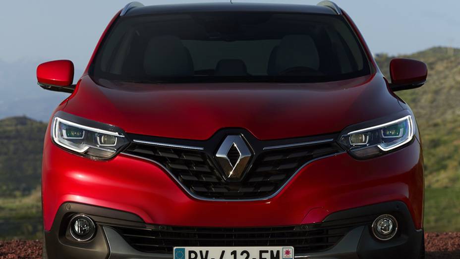 Outra caracter&iacute;stica &eacute; a dist&acirc;ncia em rela&ccedil;&atilde;o ao solo de 19 cent&iacute;metros | <a href="https://preprod.quatrorodas.abril.com.br/noticias/saloes/genebra-2015/renault-kadjar-revelado-831000.shtml" rel="migration">Leia mais</a>