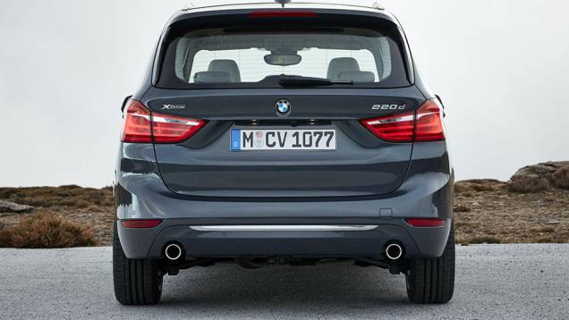 As outras três são movidas a diesel: 216d, 218d e 220d xDrive, esta última com tração integral | <a href="https://preprod.quatrorodas.abril.com.br/noticias/saloes/genebra-2015/bmw-serie-2-gran-tourer-apresentado-834700.shtml" rel="migration">Leia mais</a> As outras três são movidas a diesel: 216d, 218d e 220d xDrive, esta última com tração integral | <a href="https://preprod.quatrorodas.abril.com.br/noticias/saloes/genebra-2015/bmw-serie-2-gran-tourer-apresentado-834700.shtml" rel="migration">Leia mais</a>