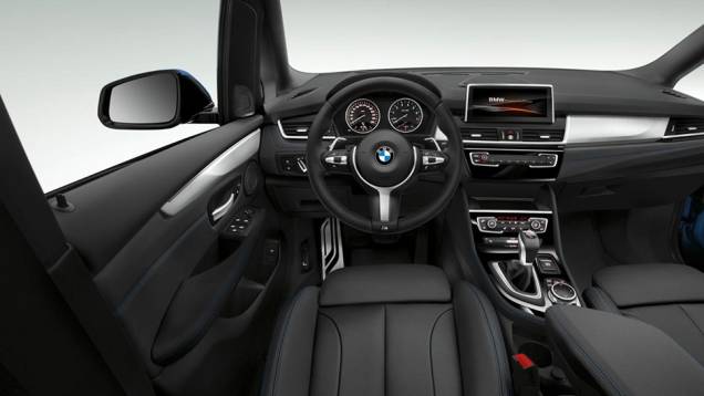 Por dentro, o design também se assemelha àquele visto no Active Tourer | <a href="https://preprod.quatrorodas.abril.com.br/noticias/saloes/genebra-2015/bmw-serie-2-gran-tourer-apresentado-834700.shtml" rel="migration">Leia mais</a> Por dentro, o design também se assemelha àquele visto no Active Tourer | <a href="https://preprod.quatrorodas.abril.com.br/noticias/saloes/genebra-2015/bmw-serie-2-gran-tourer-apresentado-834700.shtml" rel="migration">Leia mais</a>