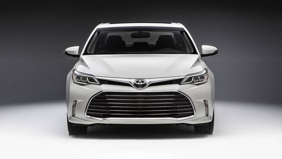 ... grades dianteiras redesenhadas, novas luzes sinalizadoras de dire&ccedil;&atilde;o, entre outros itens | <a href="https://preprod.quatrorodas.abril.com.br/noticias/fabricantes/toyota-avalon-recebe-facelift-836220.shtml" rel="migration">Leia mais</a>