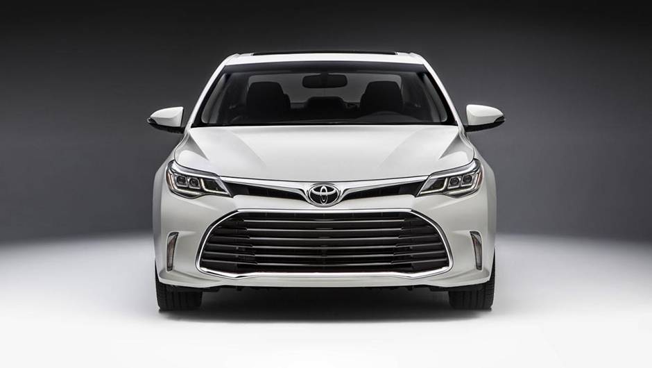 ... grades dianteiras redesenhadas, novas luzes sinalizadoras de dire&ccedil;&atilde;o, entre outros itens | <a href="https://preprod.quatrorodas.abril.com.br/noticias/fabricantes/toyota-avalon-recebe-facelift-836220.shtml" rel="migration">Leia mais</a>