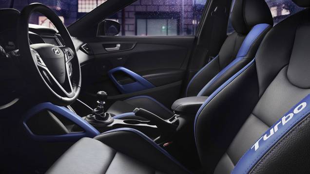 A série especial conta com bloco 1.6 turbo, de 201 cv | <a href="https://preprod.quatrorodas.abril.com.br/noticias/fabricantes/hyundai-veloster-ganha-edicao-rally-836420.shtml" rel="migration">Leia mais</a> A série especial conta com bloco 1.6 turbo, de 201 cv | <a href="https://preprod.quatrorodas.abril.com.br/noticias/fabricantes/hyundai-veloster-ganha-edicao-rally-836420.shtml" rel="migration">Leia mais</a>