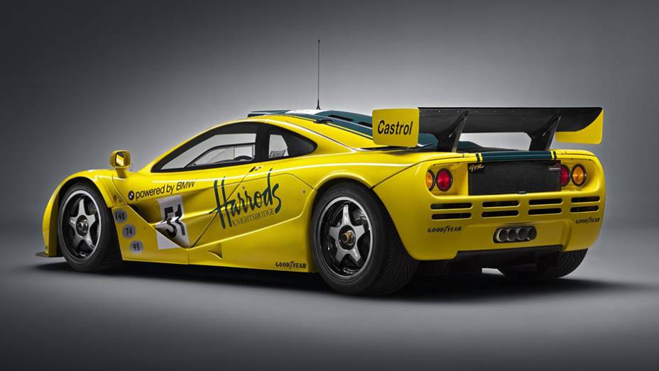 J&aacute; em termos de motoriza&ccedil;&atilde;o, o P1 GTR entrega, de modo combinado, 1.000 cavalos de pot&ecirc;ncia | <a href="https://preprod.quatrorodas.abril.com.br/noticias/saloes/genebra-2015/mclaren-p1-gtr-revelado-837420.shtml" rel="migration">Leia mais</a>
