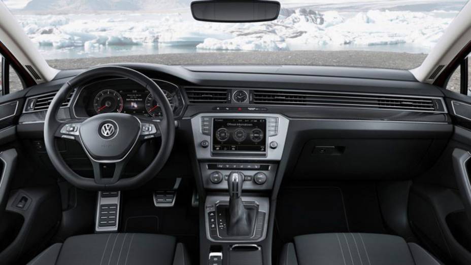 Serão cinco opções de motorização disponíveis para o Passat Alltrack, duas a gasolina e três a diesel | <a href="https://preprod.quatrorodas.abril.com.br/noticias/saloes/genebra-2015/volkswagen-exibe-passat-alltrack-837900.shtml" rel="migration">Leia mais</a>