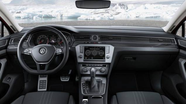 Serão cinco opções de motorização disponíveis para o Passat Alltrack, duas a gasolina e três a diesel | <a href="https://preprod.quatrorodas.abril.com.br/noticias/saloes/genebra-2015/volkswagen-exibe-passat-alltrack-837900.shtml" rel="migration">Leia mais</a> Serão cinco opções de motorização disponíveis para o Passat Alltrack, duas a gasolina e três a diesel | <a href="https://preprod.quatrorodas.abril.com.br/noticias/saloes/genebra-2015/volkswagen-exibe-passat-alltrack-837900.shtml" rel="migration">Leia mais</a>