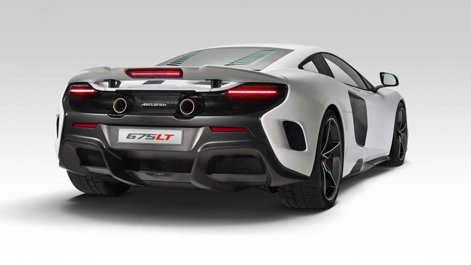 J&aacute; o motor 3.8 V8 biturbo tem 50% de pe&ccedil;as novas, passando a oferecer 675 cv | <a href="https://preprod.quatrorodas.abril.com.br/noticias/saloes/genebra-2015/mclaren-apresenta-675lt-840821.shtml" rel="migration">Leia mais</a>