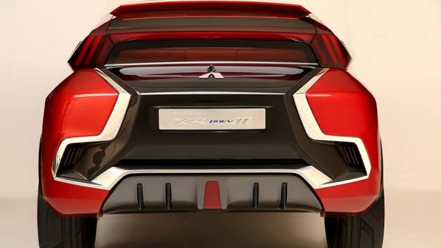 Curiosamente, a maior alteração está na traseira, com formato muito similar ao da dianteira | <a href="https://preprod.quatrorodas.abril.com.br/noticias/saloes/genebra-2015/mitsubishi-mostra-concept-xr-phev-ii-840883.shtml" rel="migration">Leia mais</a> Curiosamente, a maior alteração está na traseira, com formato muito similar ao da dianteira | <a href="https://preprod.quatrorodas.abril.com.br/noticias/saloes/genebra-2015/mitsubishi-mostra-concept-xr-phev-ii-840883.shtml" rel="migration">Leia mais</a>