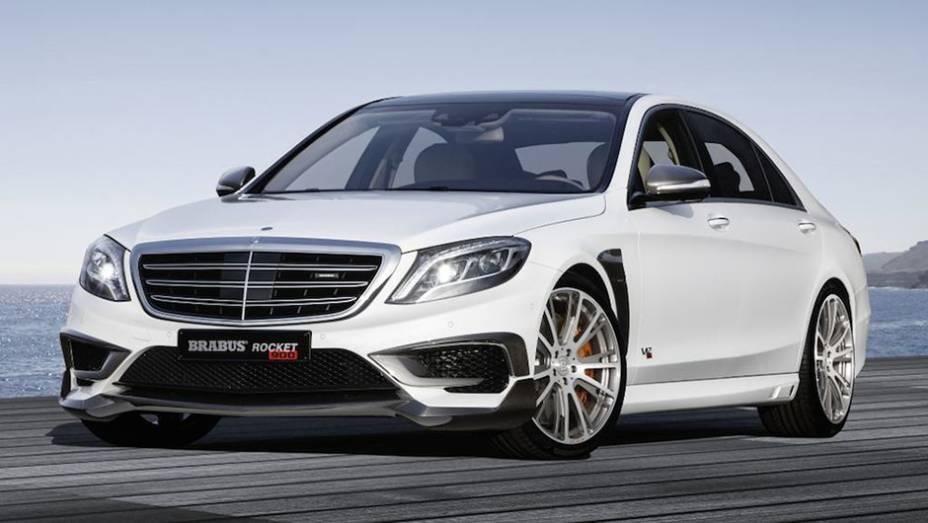 Refinamento e muitos cavalos: esse &eacute; o Brabus Rocket 900, baseado no Mercedes-Benz Classe S | <a href="https://preprod.quatrorodas.abril.com.br/noticias/saloes/genebra-2015/brabus-exibe-classe-s-rocket-900-841942.shtml" rel="migration">Leia mais</a>