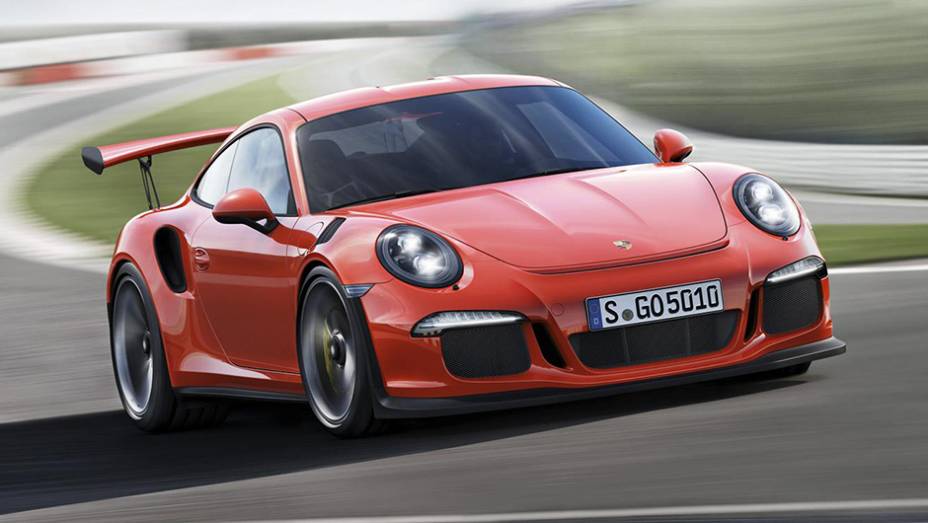 O 911 GT3 RS passou por uma dieta básica: 10kg a menos do que o GT3 convencional | <a href="https://preprod.quatrorodas.abril.com.br/noticias/saloes/genebra-2015/peso-leve-porsche-911-gt3-rs-revelado-842881.shtml" rel="migration">Leia mais</a>