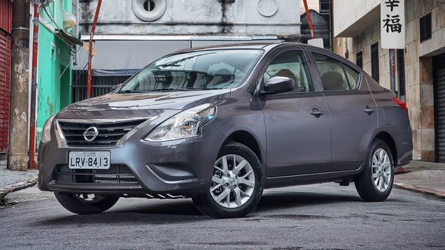 Uma das grandes novidades do Novo Versa é a introdução de duas versões equipadas com o motor 1.0 tricilíndrico, o mesmo que estreou no New March | <a href="https://preprod.quatrorodas.abril.com.br/noticias/fabricantes/nissan-new-versa-chega-lojas-dia-23-848082.shtm" rel="migration"></a> Uma das grandes novidades do Novo Versa é a introdução de duas versões equipadas com o motor 1.0 tricilíndrico, o mesmo que estreou no New March | <a href="https://preprod.quatrorodas.abril.com.br/noticias/fabricantes/nissan-new-versa-chega-lojas-dia-23-848082.shtm" rel="migration"></a>