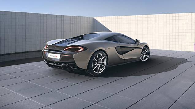 O 570S acelera de 0 a 100 km/h em 3,2 segundos, de 0 a 200 km/h em 9,5 segundos | <a href="https://preprod.quatrorodas.abril.com.br/noticias/saloes/new-york-2015/mclaren-570s-oficialmente-apresentado-852108.shtml" rel="migration">Leia mais</a> O 570S acelera de 0 a 100 km/h em 3,2 segundos, de 0 a 200 km/h em 9,5 segundos | <a href="https://preprod.quatrorodas.abril.com.br/noticias/saloes/new-york-2015/mclaren-570s-oficialmente-apresentado-852108.shtml" rel="migration">Leia mais</a>