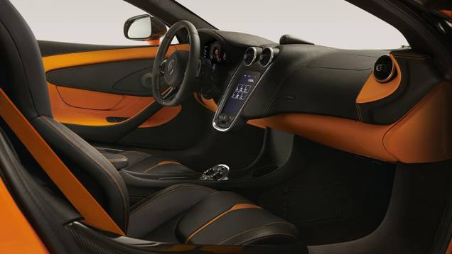 ...painel de instrumentos digital e sistema multimídia IRIS, com tela sensível ao toque de sete polegadas | <a href="https://preprod.quatrorodas.abril.com.br/noticias/saloes/new-york-2015/mclaren-570s-oficialmente-apresentado-852108.shtml" rel="migration">Leia mais</a> ...painel de instrumentos digital e sistema multimídia IRIS, com tela sensível ao toque de sete polegadas | <a href="https://preprod.quatrorodas.abril.com.br/noticias/saloes/new-york-2015/mclaren-570s-oficialmente-apresentado-852108.shtml" rel="migration">Leia mais</a>