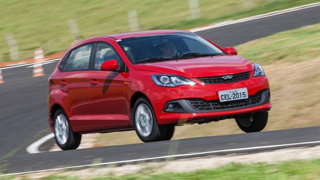 O renovado Celer é o primeiro produto da fábrica brasileira da Chery, em Jacareí (São Paulo) | <a href="https://preprod.quatrorodas.abril.com.br/noticias/fabricantes/novo-chery-celer-chega-r-38-990-854540.shtml" rel="migration">Leia mais</a> O renovado Celer é o primeiro produto da fábrica brasileira da Chery, em Jacareí (São Paulo) | <a href="https://preprod.quatrorodas.abril.com.br/noticias/fabricantes/novo-chery-celer-chega-r-38-990-854540.shtml" rel="migration">Leia mais</a>