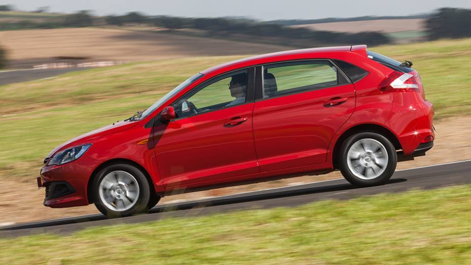 O pre&ccedil;o inicial do hatch &eacute; de R$ 38.990, enquanto a vers&atilde;o superior Act sai por R$ 40.990 | <a href="https://preprod.quatrorodas.abril.com.br/noticias/fabricantes/novo-chery-celer-chega-r-38-990-854540.shtml" rel="migration">Leia mais</a>
