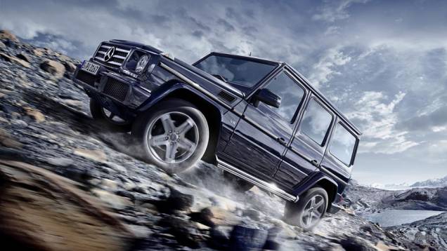 Quatro versões estão disponíveis, cada qual com sua motorização. A G350d e a G500, por exemplo, têm motor V6 a diesel e V8 a gasolina respectivamente | <a href="https://preprod.quatrorodas.abril.com.br/noticias/fabricantes/mercedes-benz-classe-g-recebe-facelift-860" rel="migration"></a> Quatro versões estão disponíveis, cada qual com sua motorização. A G350d e a G500, por exemplo, têm motor V6 a diesel e V8 a gasolina respectivamente | <a href="https://preprod.quatrorodas.abril.com.br/noticias/fabricantes/mercedes-benz-classe-g-recebe-facelift-860" rel="migration"></a>