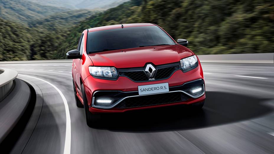 Ele tem novas regulagens de suspens&atilde;o, dire&ccedil;&atilde;o e freios a disco nas quatro rodas | <a href="https://preprod.quatrorodas.abril.com.br/noticias/saloes/buenos-aires-2015/renault-exibe-duster-picape-sandero-r-s-877281.shtml" rel="migration">Leia mais</a>